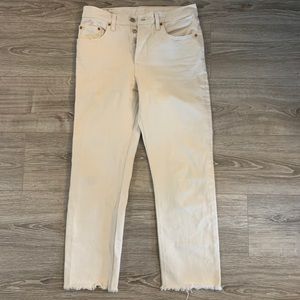 Off white cropped Levi’s jeans